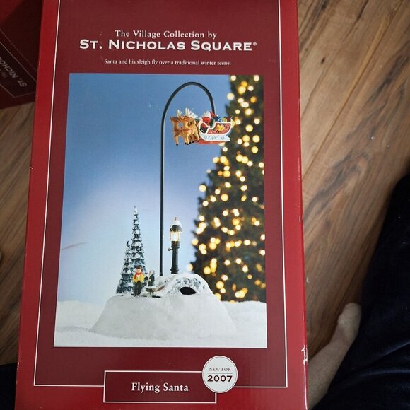 The Village Collection by St Nicholas Square The Flying Santa 2007 - Picture 4 of 4